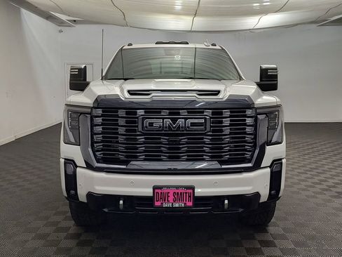 Used 2024 GMC Sierra 3500 Denali Ultimate AWD/4WD image 6