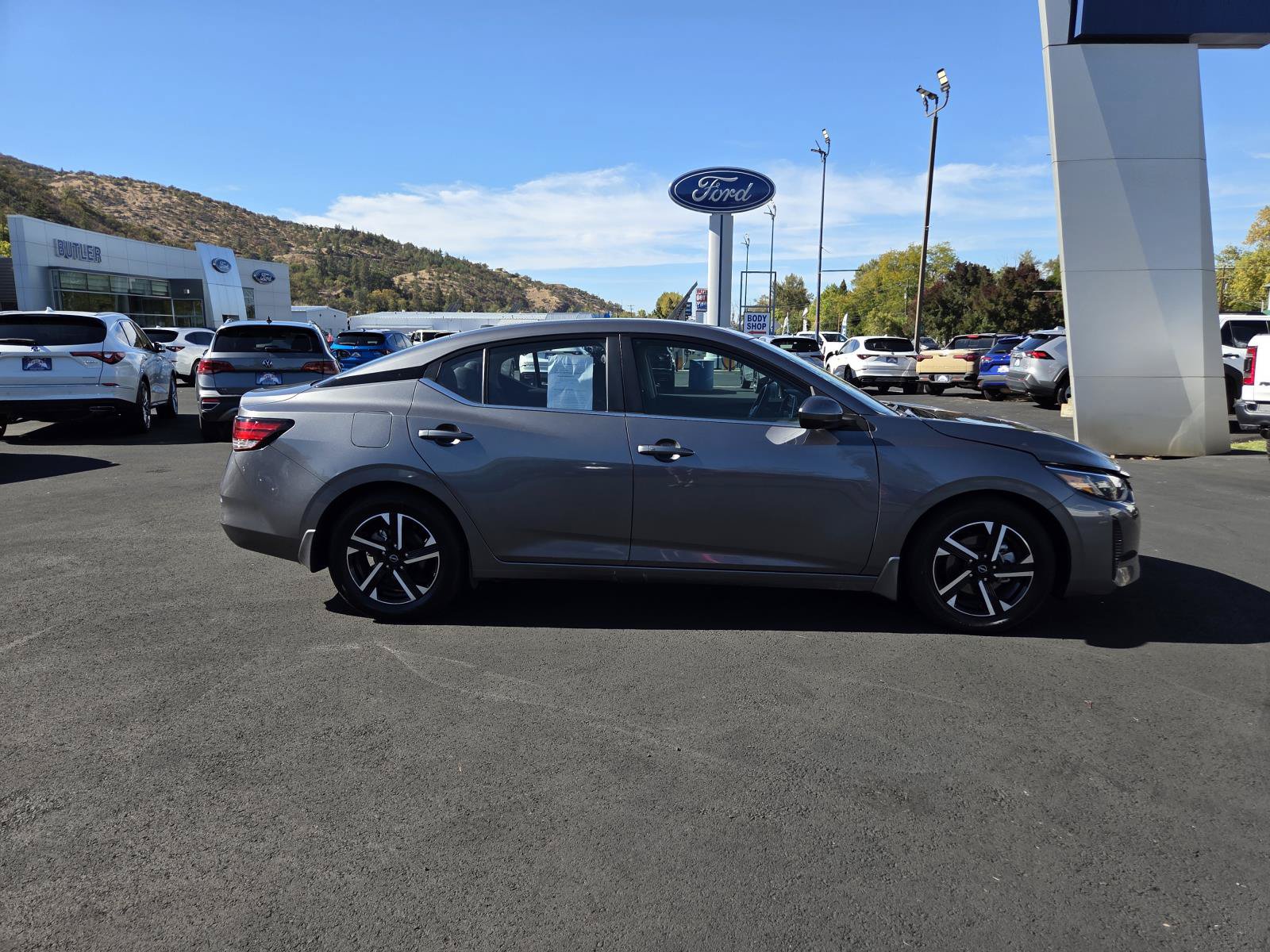 Used 2025 Nissan Sentra SV w/ All-Weather Package FWD image 4