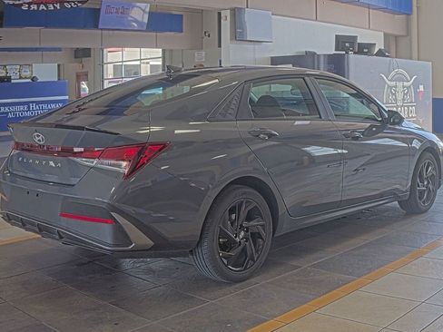 Used 2026 Hyundai Elantra Sport FWD image 6