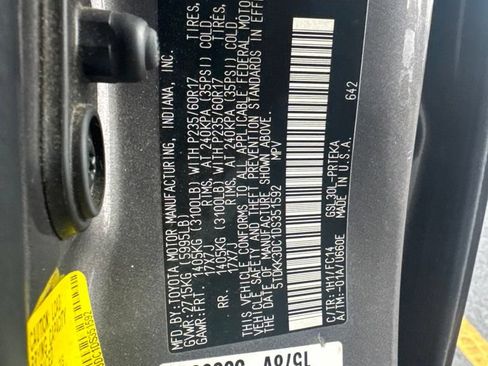 Used 2013 Toyota Sienna LE w/ Towing Pkg FWD image 3