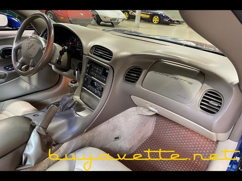 Used 2004 Chevrolet Corvette Coupe w/ Preferred Equipment Group image 13
