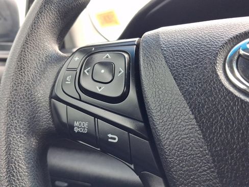Used 2015 Toyota Camry LE image 33