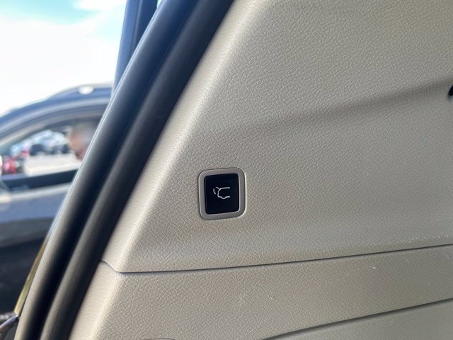 Used 2022 Chrysler Pacifica Touring-L FWD image 30