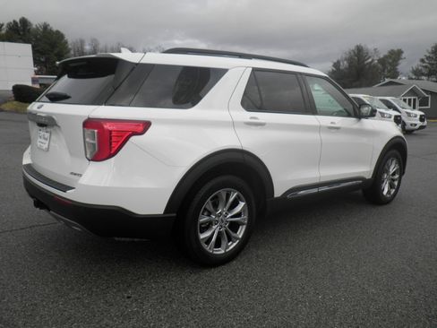 Certified 2024 Ford Explorer XLT w/ Equipment Group 202A image 7