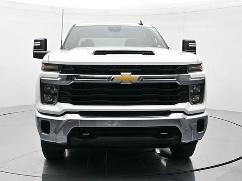 Used 2024 Chevrolet Silverado 2500 LT image 2