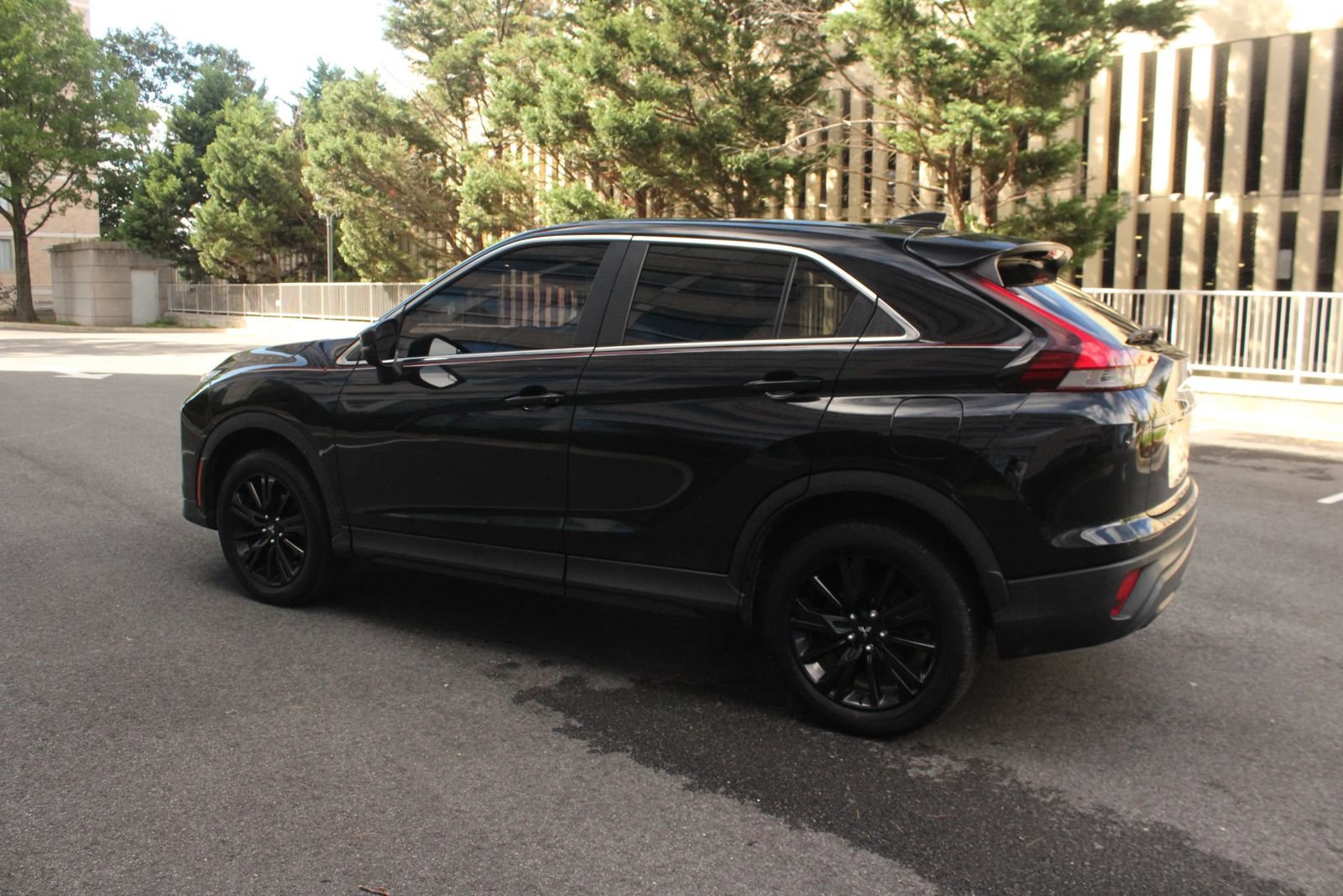 Used 2023 Mitsubishi Eclipse Cross LE AWD/4WD image 9