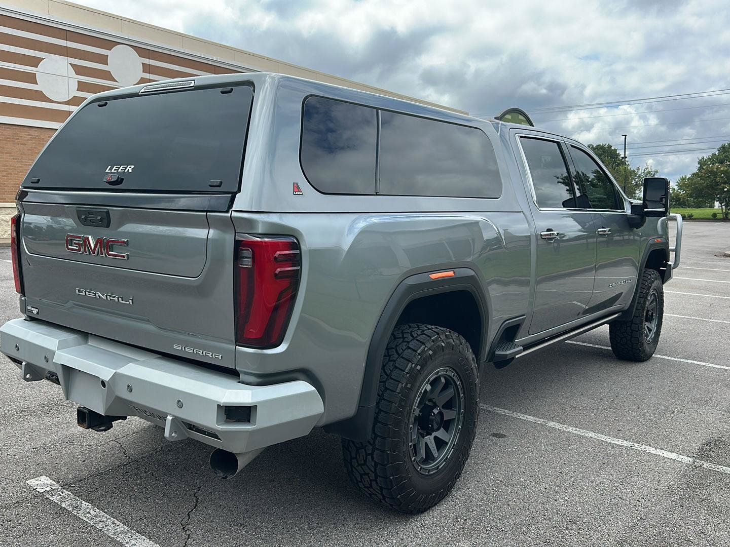 Used 2024 GMC Sierra 2500 Denali w/ Denali Reserve Package AWD/4WD image 5