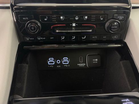 Used 2023 Jeep Grand Cherokee Summit image 22