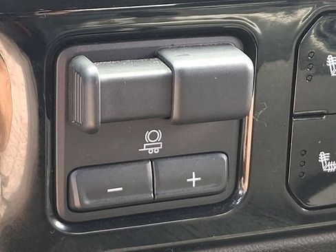 Used 2024 Chevrolet Silverado 1500 RST w/ Protection Package AWD/4WD image 18