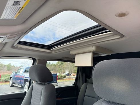 Used 2010 Chevrolet Avalanche LS w/ Interior Plus Package image 20