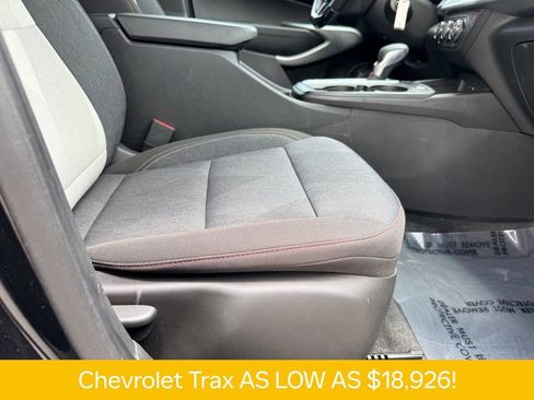 Used 2024 Chevrolet Trax RS w/ Driver Confidence Package FWD image 11