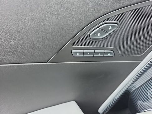 Used 2018 Chevrolet Corvette Z06 RWD image 12