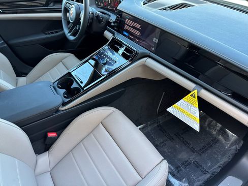 New 2026 Porsche Panamera 4 image 17