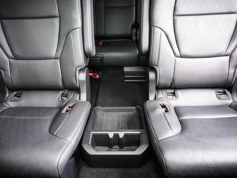 Used 2025 Toyota Sequoia Platinum image 19