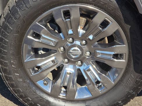 Used 2019 Nissan Titan Platinum Reserve w/ Platinum Utility Package image 12