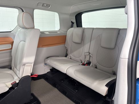 New 2025 Volkswagen ID. Buzz Pro S Plus image 23