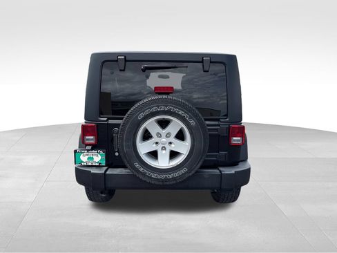 Used 2018 Jeep Wrangler Unlimited Sport S AWD/4WD image 4