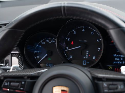 Certified 2023 Porsche Macan image 30