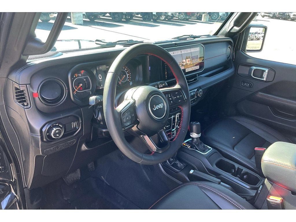 Used 2024 Jeep Gladiator Rubicon AWD/4WD image 16
