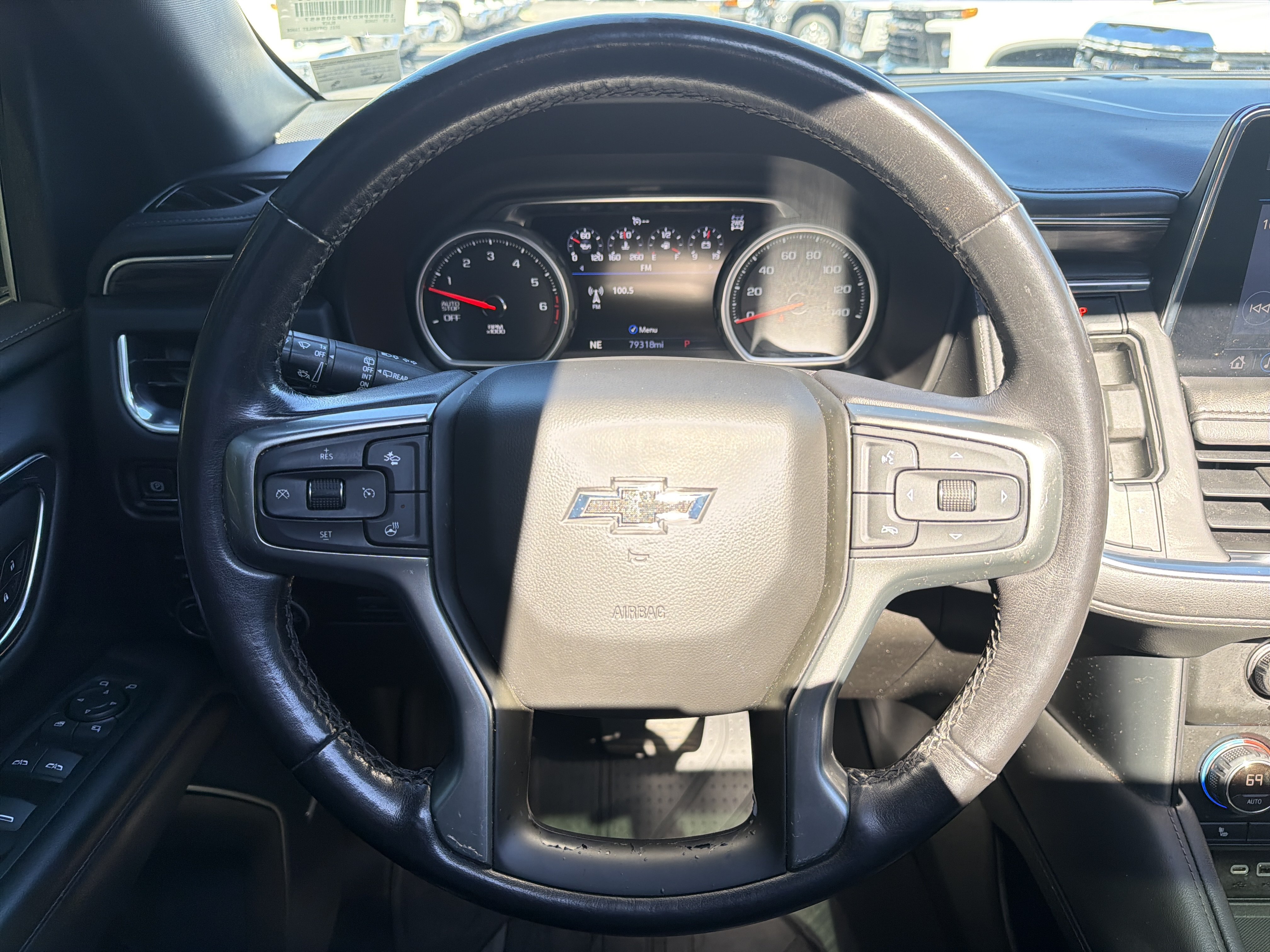 Used 2021 Chevrolet Tahoe Z71 w/ Z71 Off-Road Package AWD/4WD image 18