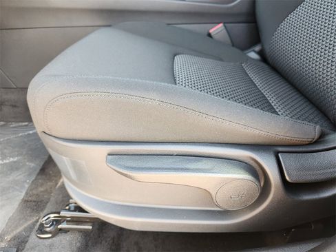 New 2025 Kia Sportage LX image 17