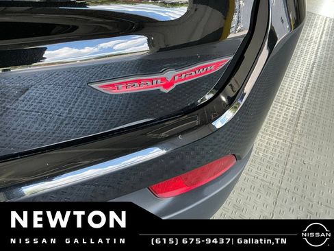 Used 2022 Jeep Compass Trailhawk w/ Trailhawk Convenience Group AWD/4WD image 24