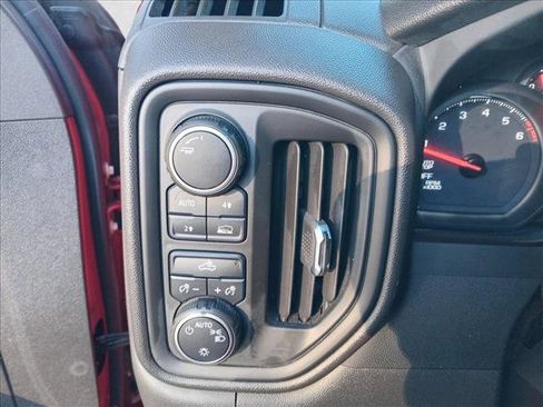 Used 2022 Chevrolet Silverado 1500 Custom image 18