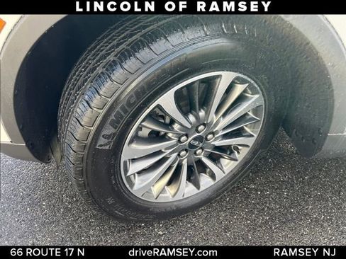 Used 2023 Lincoln Nautilus AWD w/ Premium Package image 25