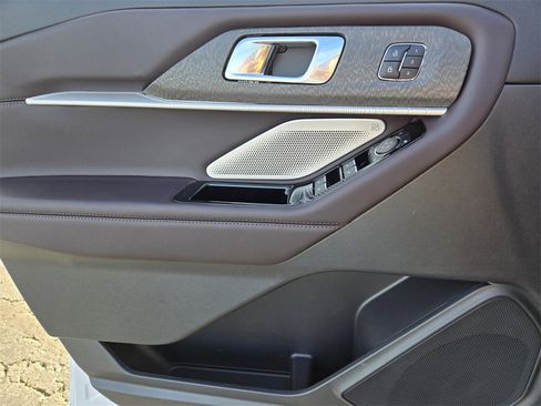 New 2026 Ford Explorer Platinum image 25