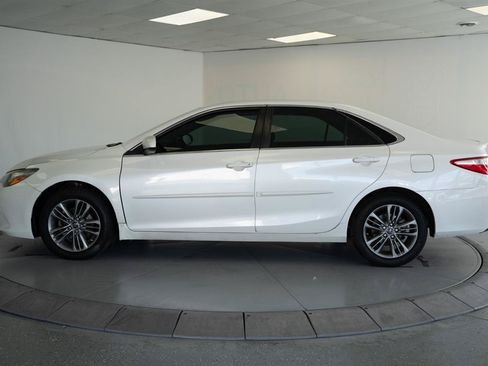 Used 2017 Toyota Camry SE w/ Protection Package (Q2) FWD image 4