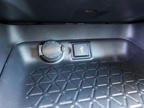 Used 2022 Toyota RAV4 XLE image 20