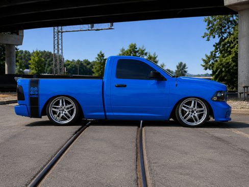 Used 2015 RAM 1500 ST RWD image 2