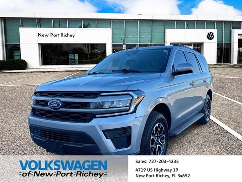 Used 2024 Ford Expedition XLT image 1