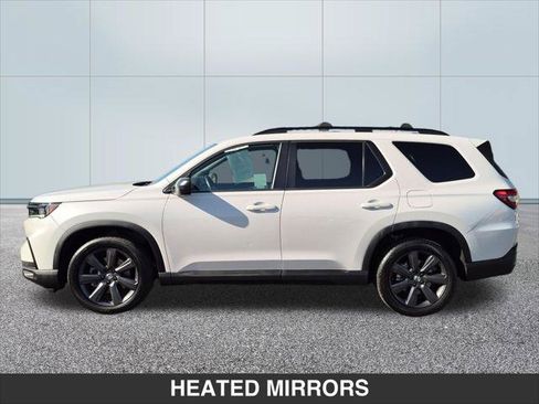 Used 2023 Honda Pilot Sport image 2