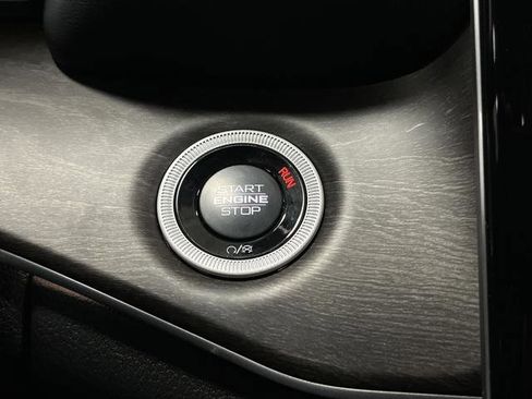 New 2025 Jeep Grand Cherokee Limited w/ Black Appearance Package image 23