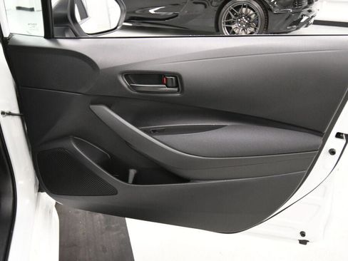 Used 2022 Toyota Corolla LE FWD image 32