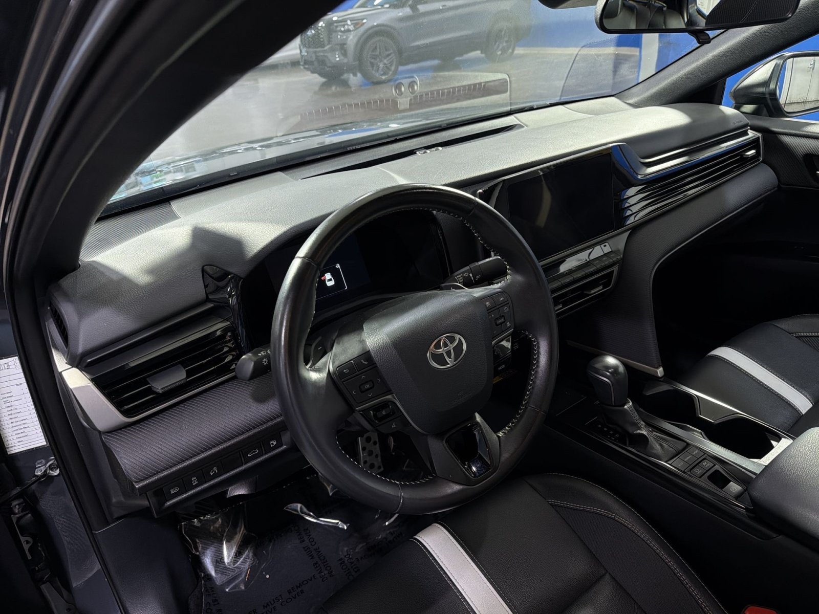 Used 2025 Toyota Camry SE FWD image 18
