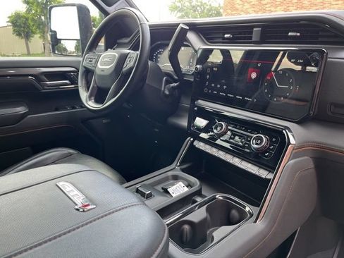 Used 2024 GMC Sierra 2500 AT4 w/ AT4 Premium Plus Package AWD/4WD image 30