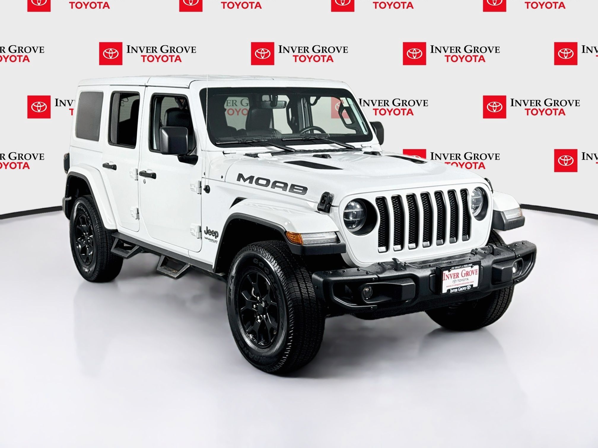 Used 2018 Jeep Wrangler Unlimited Sahara w/ Quick Order Package 24M Moab AWD/4WD image 3