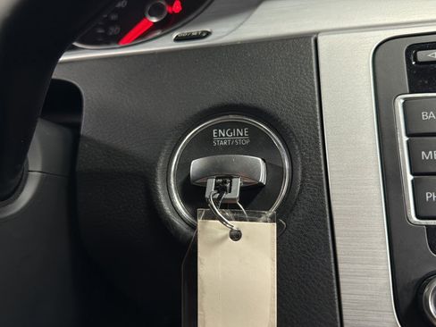 Used 2013 Volkswagen CC R-Line image 25