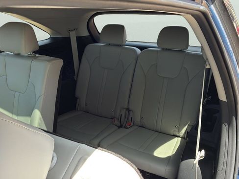 Used 2024 Kia Sorento S w/ Panoramic Sunroof Package FWD image 37