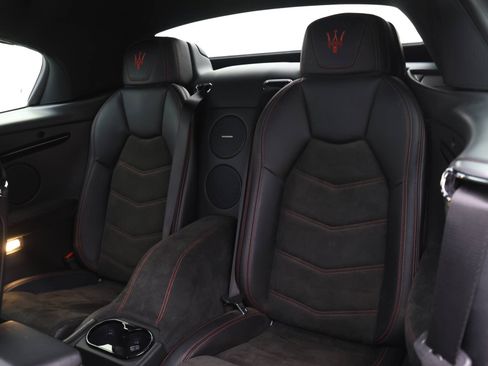 Used 2018 Maserati GranTurismo Sport image 12