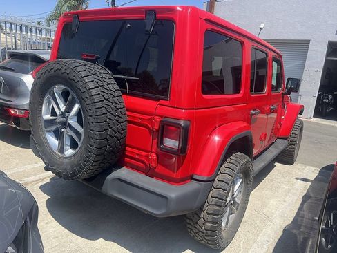 Used 2021 Jeep Wrangler Unlimited Sahara AWD/4WD image 4