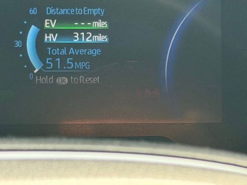 Used 2022 Toyota RAV4 SE w/ Weather & Moonroof Package image 29