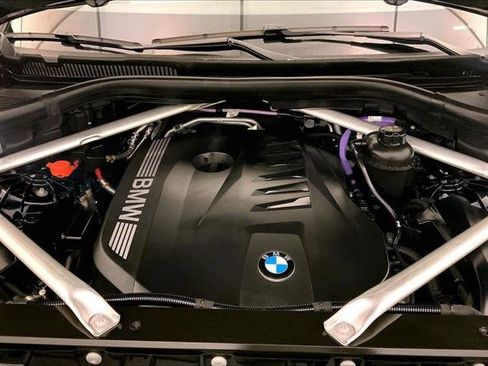 Used 2024 BMW X5 xDrive40i w/ M Sport Package image 9