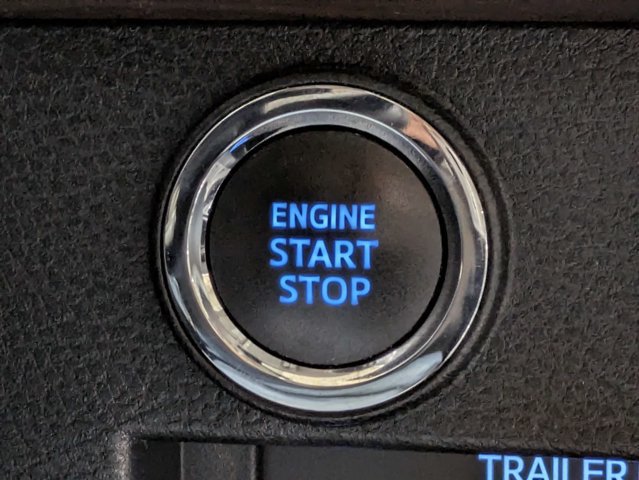 Used 2021 Toyota Tundra Limited w/ Limited Premium Package AWD/4WD image 30