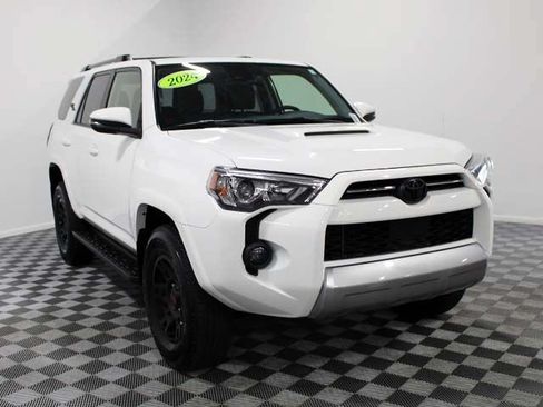 Certified 2024 Toyota 4Runner TRD Off-Road Premium w/ Moonroof Package AWD/4WD image 8