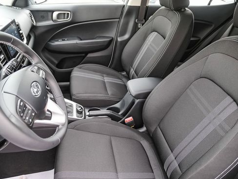 Used 2026 Hyundai Venue SEL image 17