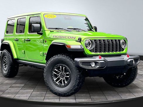 Used 2025 Jeep Wrangler Unlimited Rubicon w/ XTREMEE 35" Tire Package AWD/4WD image 3