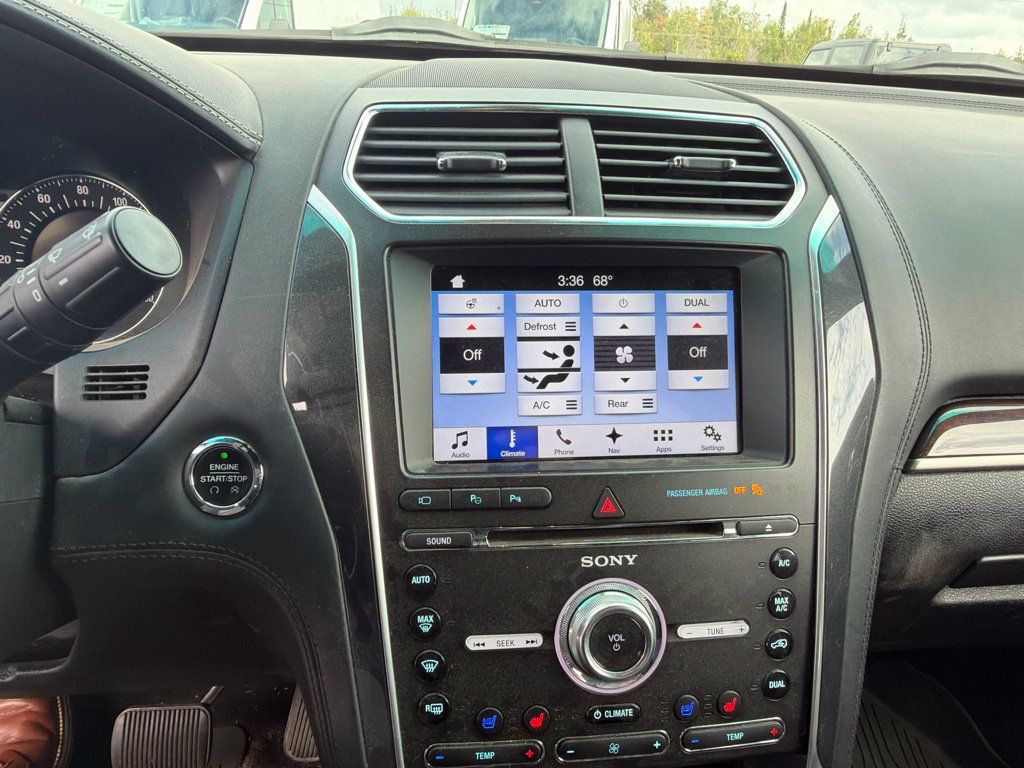 Used 2017 Ford Explorer Platinum AWD/4WD image 5